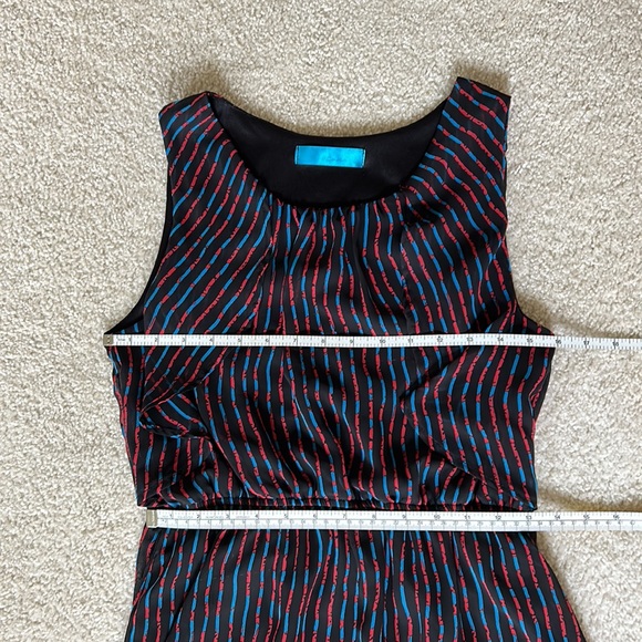 buttons Brand Dress - Picture 10 of 11